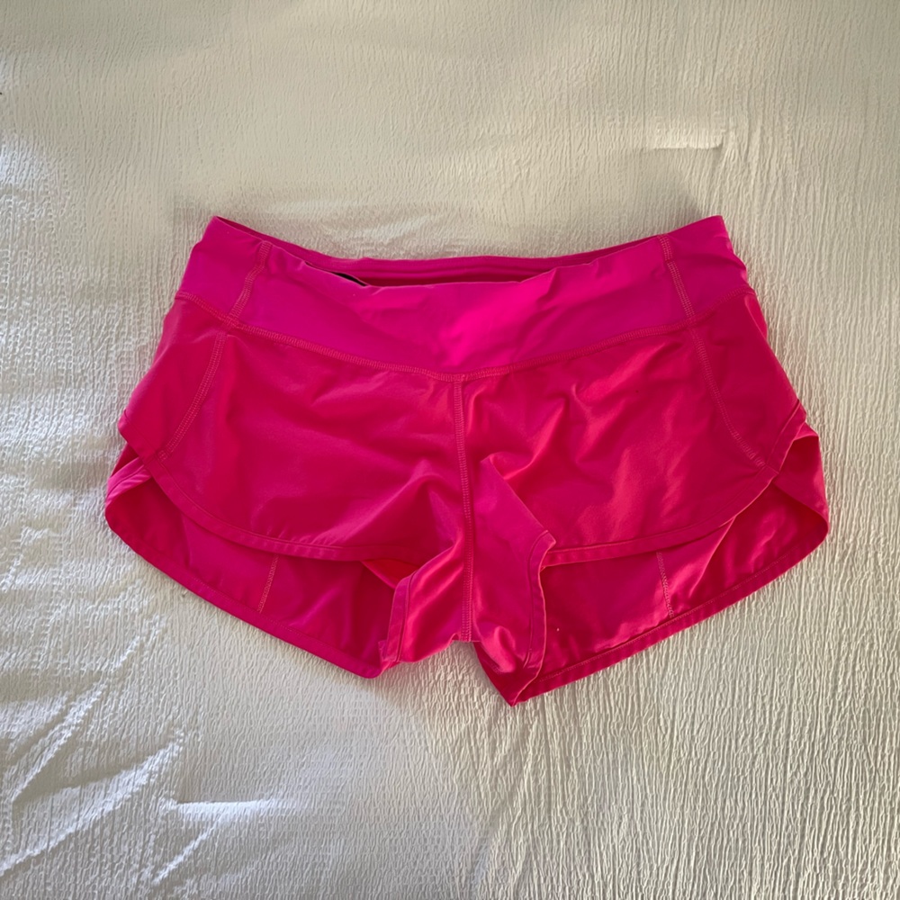 Lululemon size 6 2.5 inseam Hotty Hot shorts! Used but fair condition